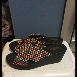 Cute, comfy slide in sandals